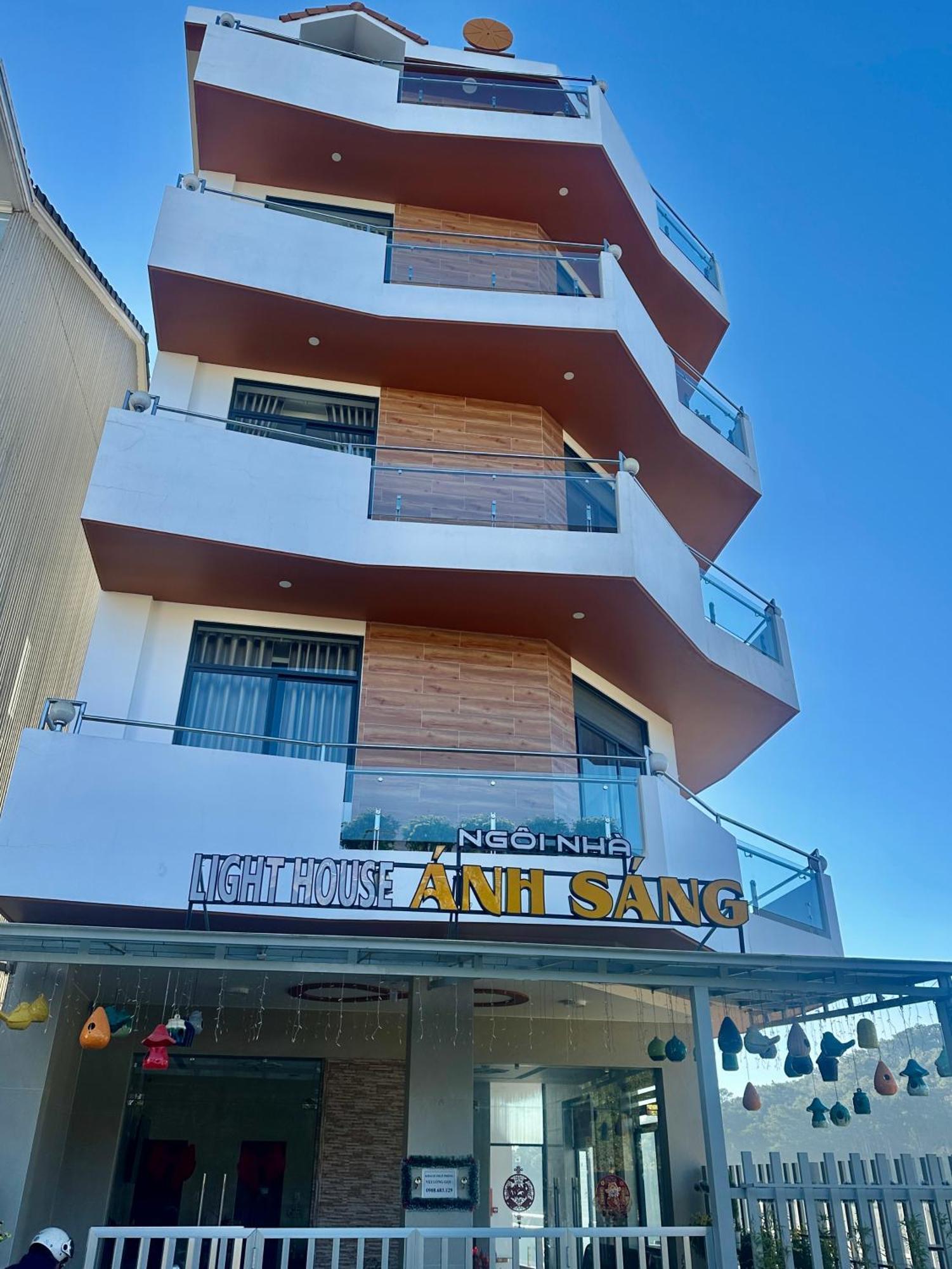 Hotel Khach San Anh Sang - Light House Da Lat Esterno foto